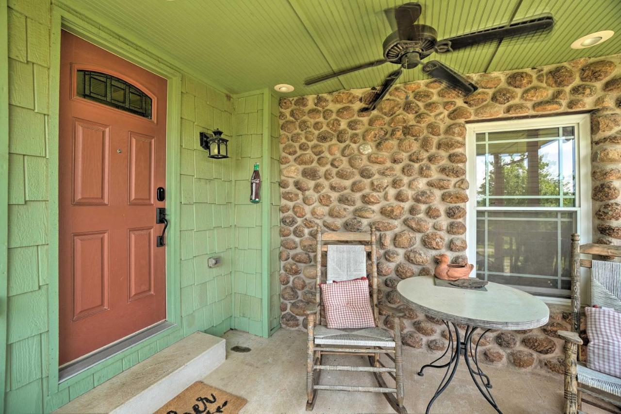Charming Hilltop Cottage In Medicine Park! Экстерьер фото