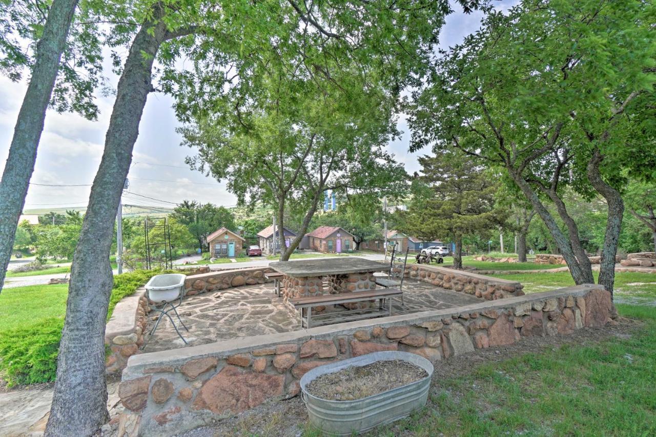 Charming Hilltop Cottage In Medicine Park! Экстерьер фото